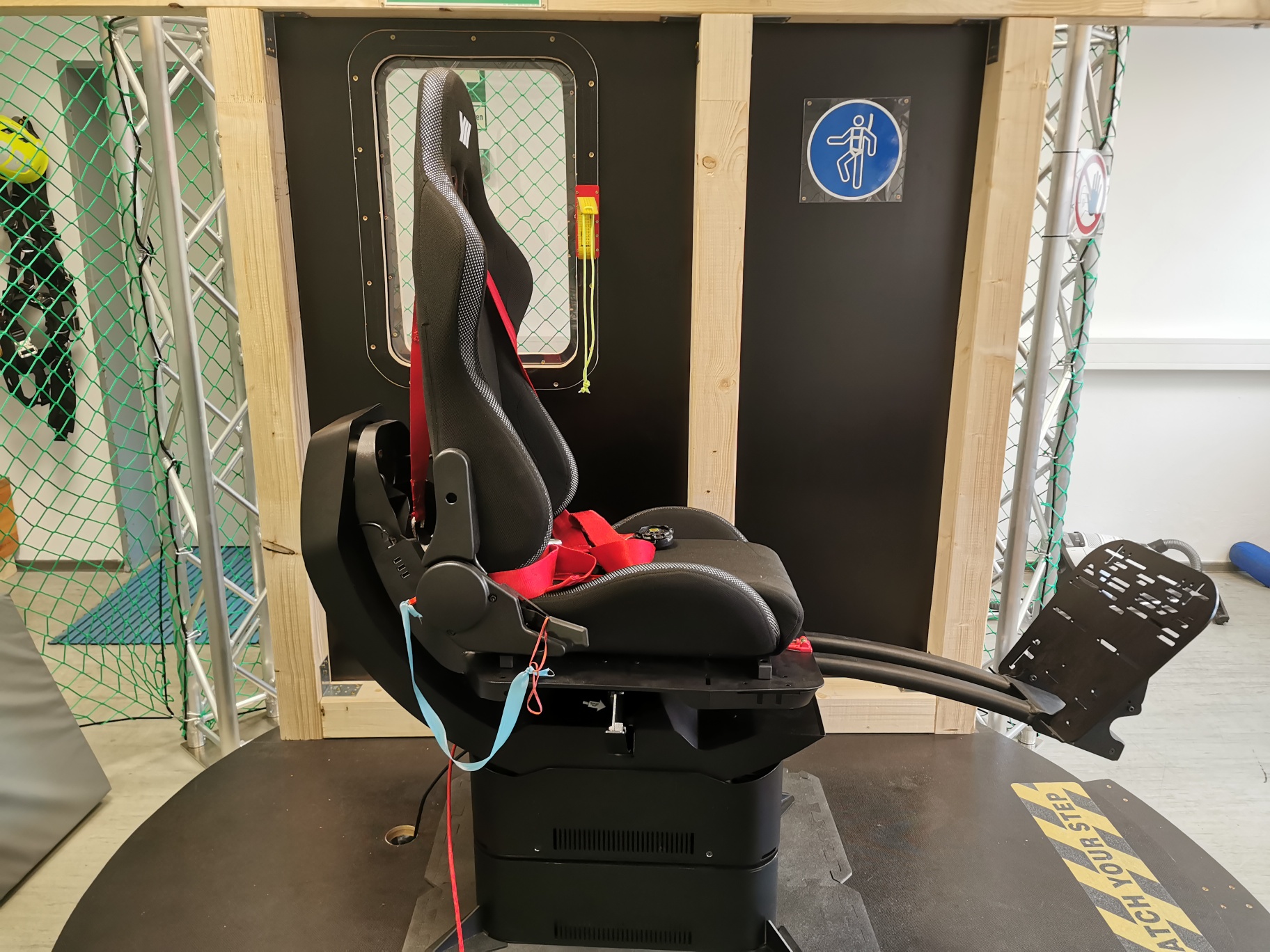 A Mixed Reality training platform (seat)